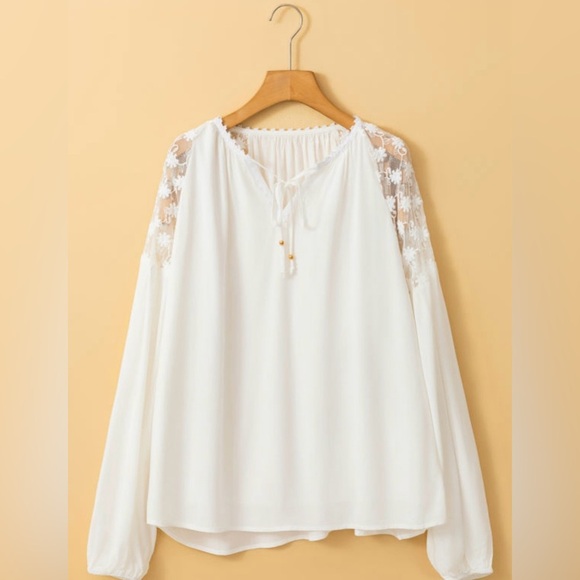 Elegant White Lace Blouse - Picture 6 of 12